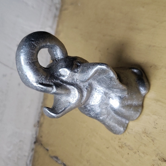 Bottle Opener Elephant - Picture 4 of 7